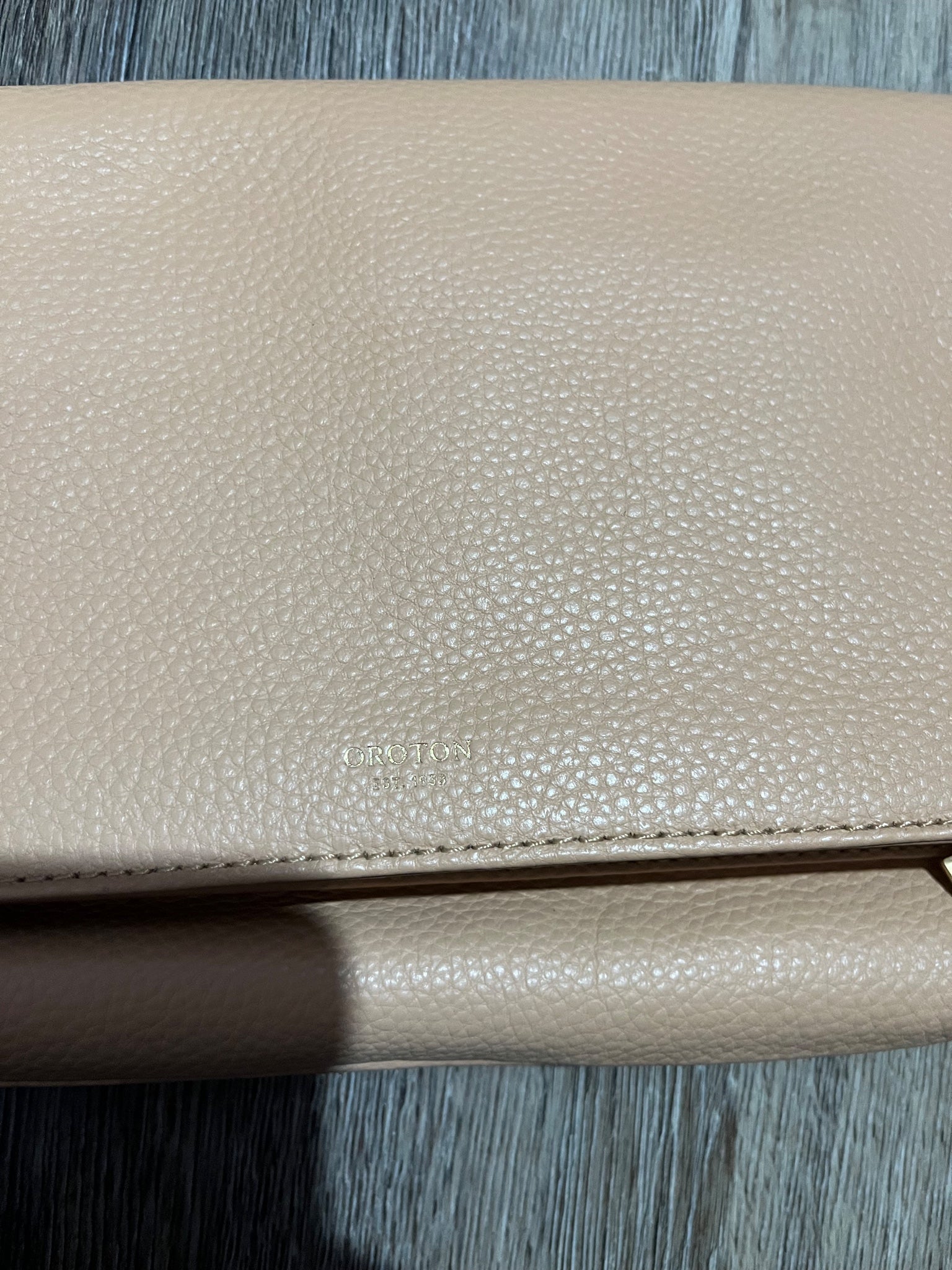 Oroton Pebbled Leather Crossbody Bag Beige - Image 2