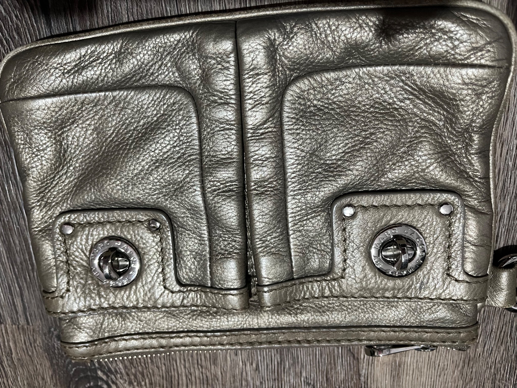 Marc by Marc Jacobs Classic Q Metallic Gold Leather Wristlet - Image 2