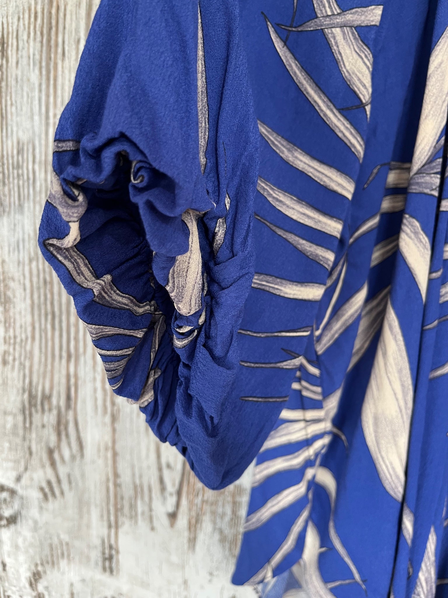 Witchery Blue and Cream Palm Leaf Print Blouse - Image 2
