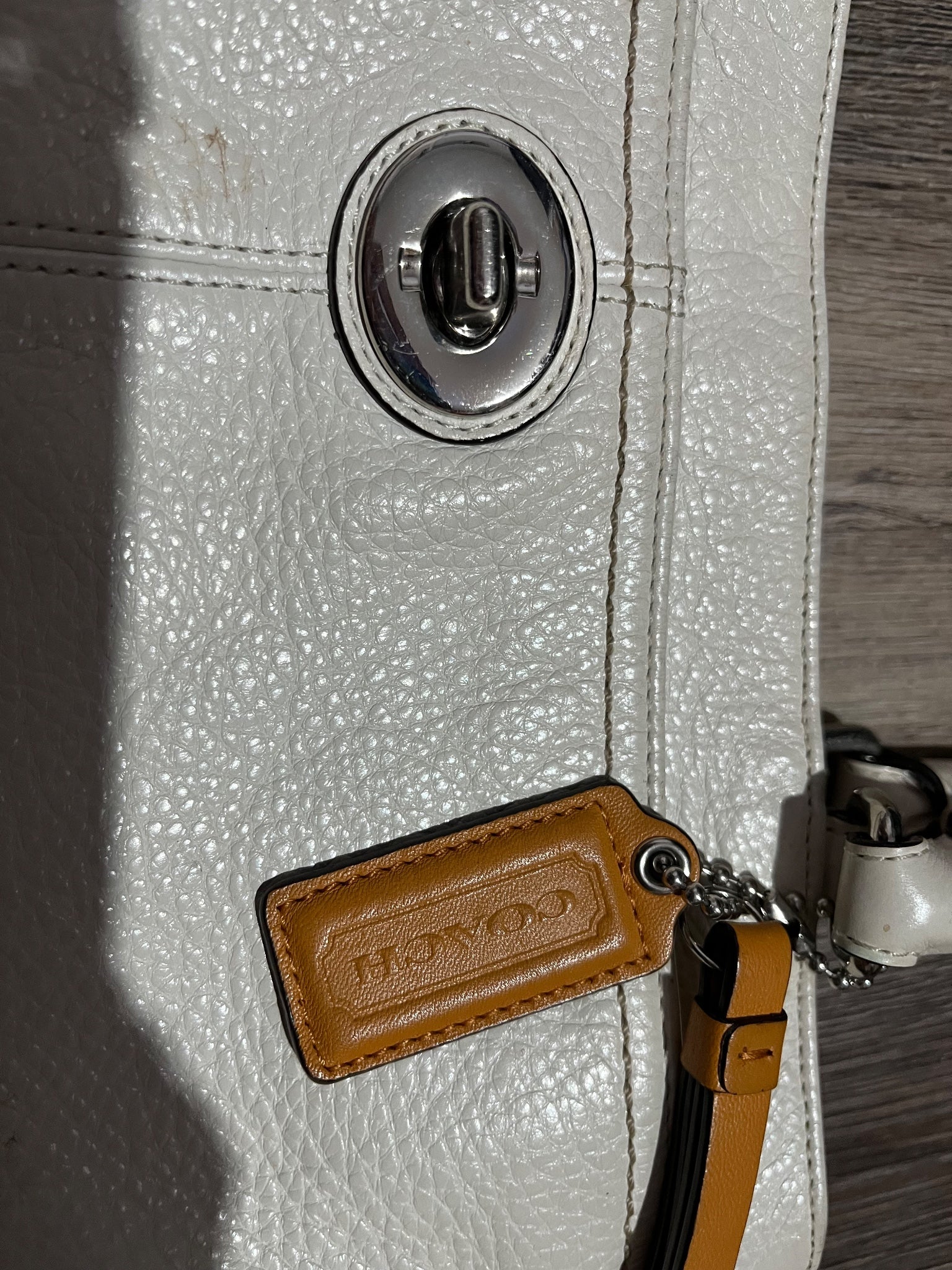 Coach Legacy Pebbled Leather Turnlock Satchel White - Image 2
