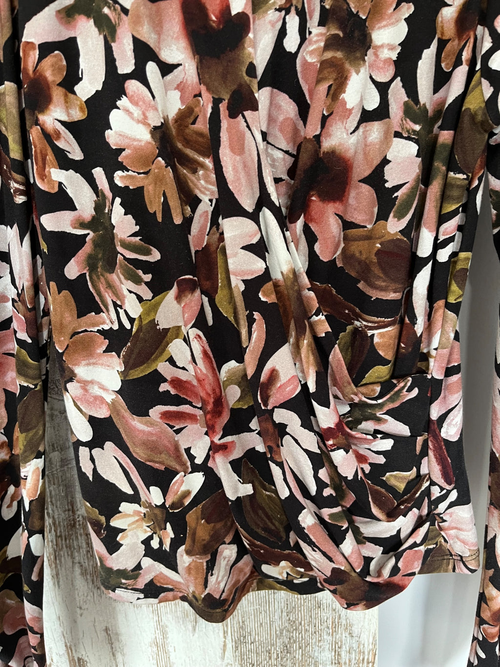 Witchery Floral Long Sleeve Wrap Top Size L - Image 2