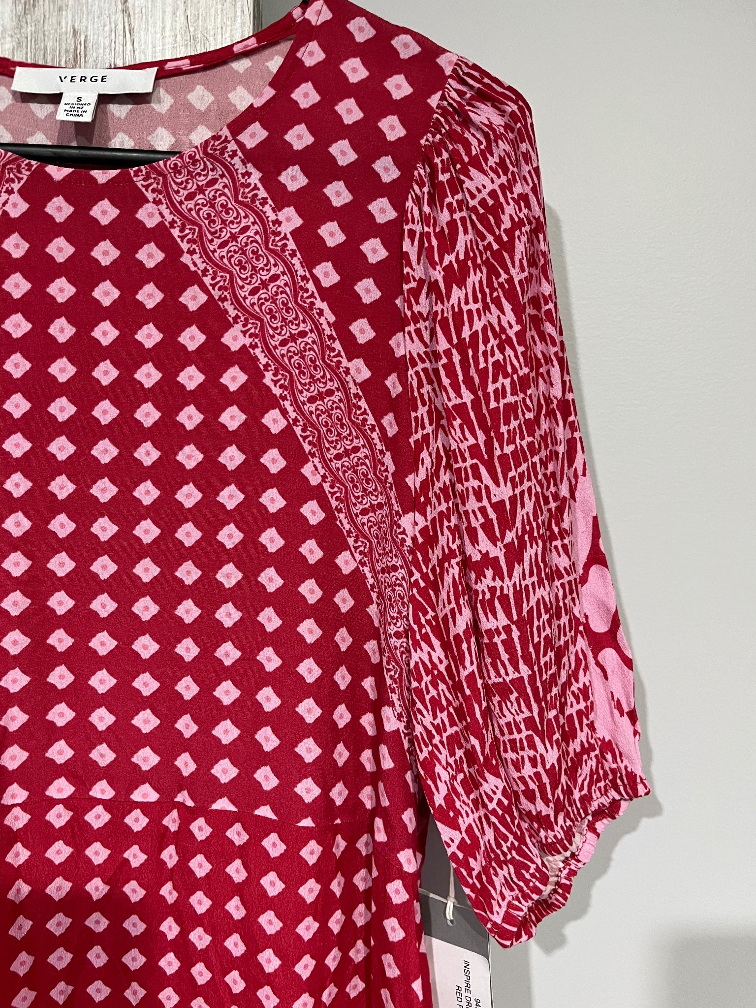 Verge Inspire Midi Dress Red Pink Mixed Print Size S New - Image 2
