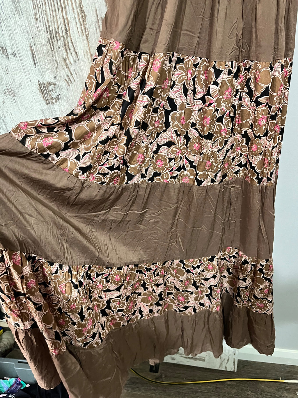 Holiday Tiered Floral Maxi Dress Brown M RRP $199 - Image 2