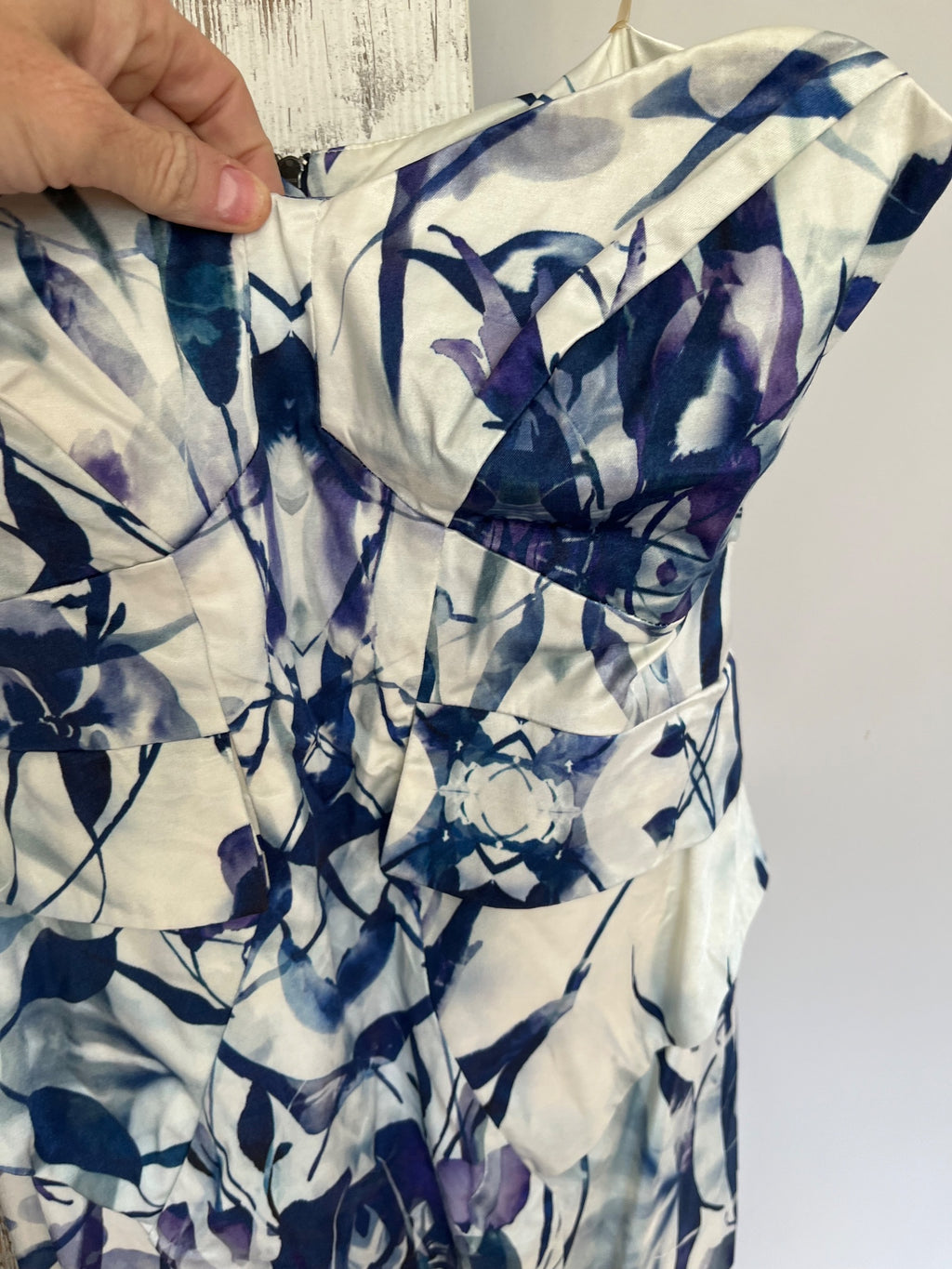 Cue Blue and White Floral Strapless Pencil Dress Size 12 - Image 2