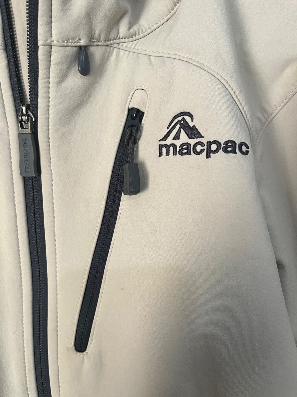 Macpac Women's Softshell Hooded Jacket Beige Size 14 - Image 2