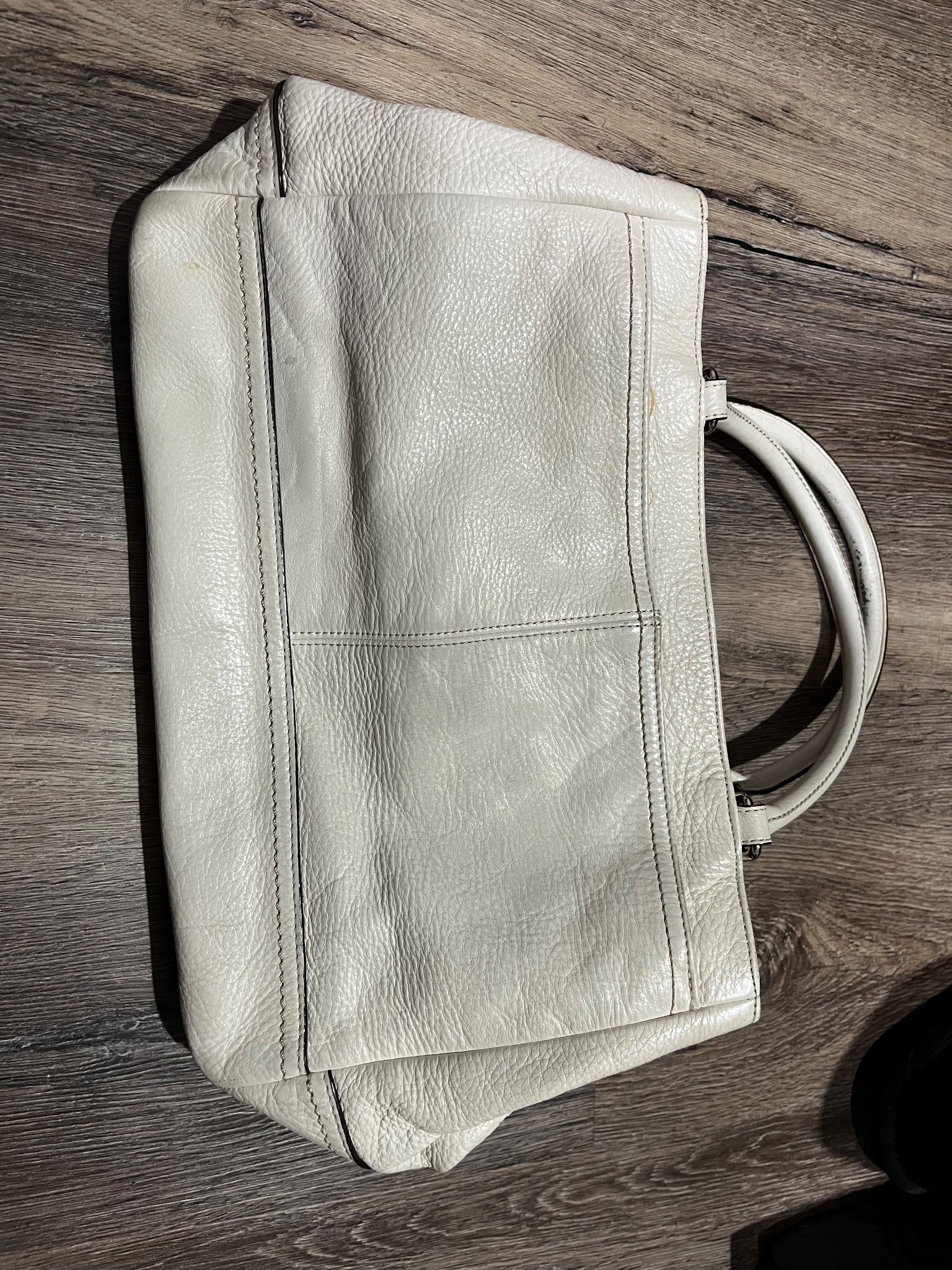 Coach Legacy Pebbled Leather Turnlock Satchel White - Image 3