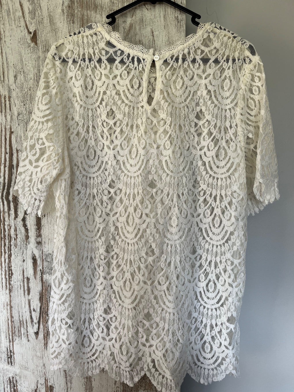 Decjuba White Lace Short Sleeve Blouse - Image 3