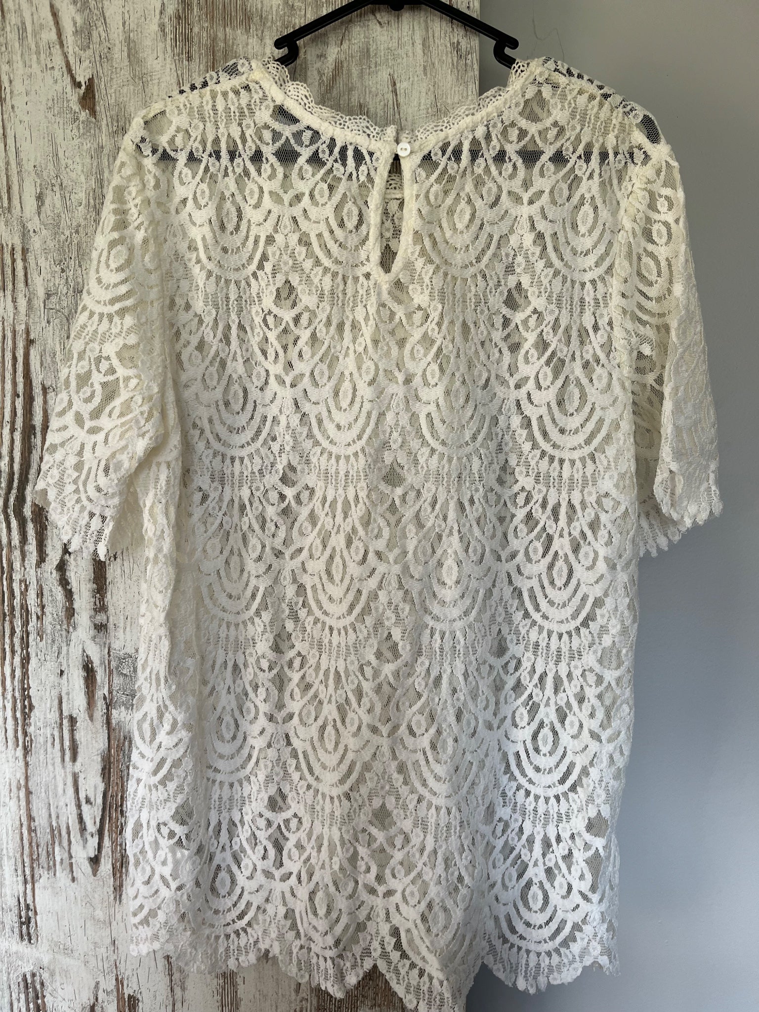 Decjuba White Lace Short Sleeve Blouse - Image 3