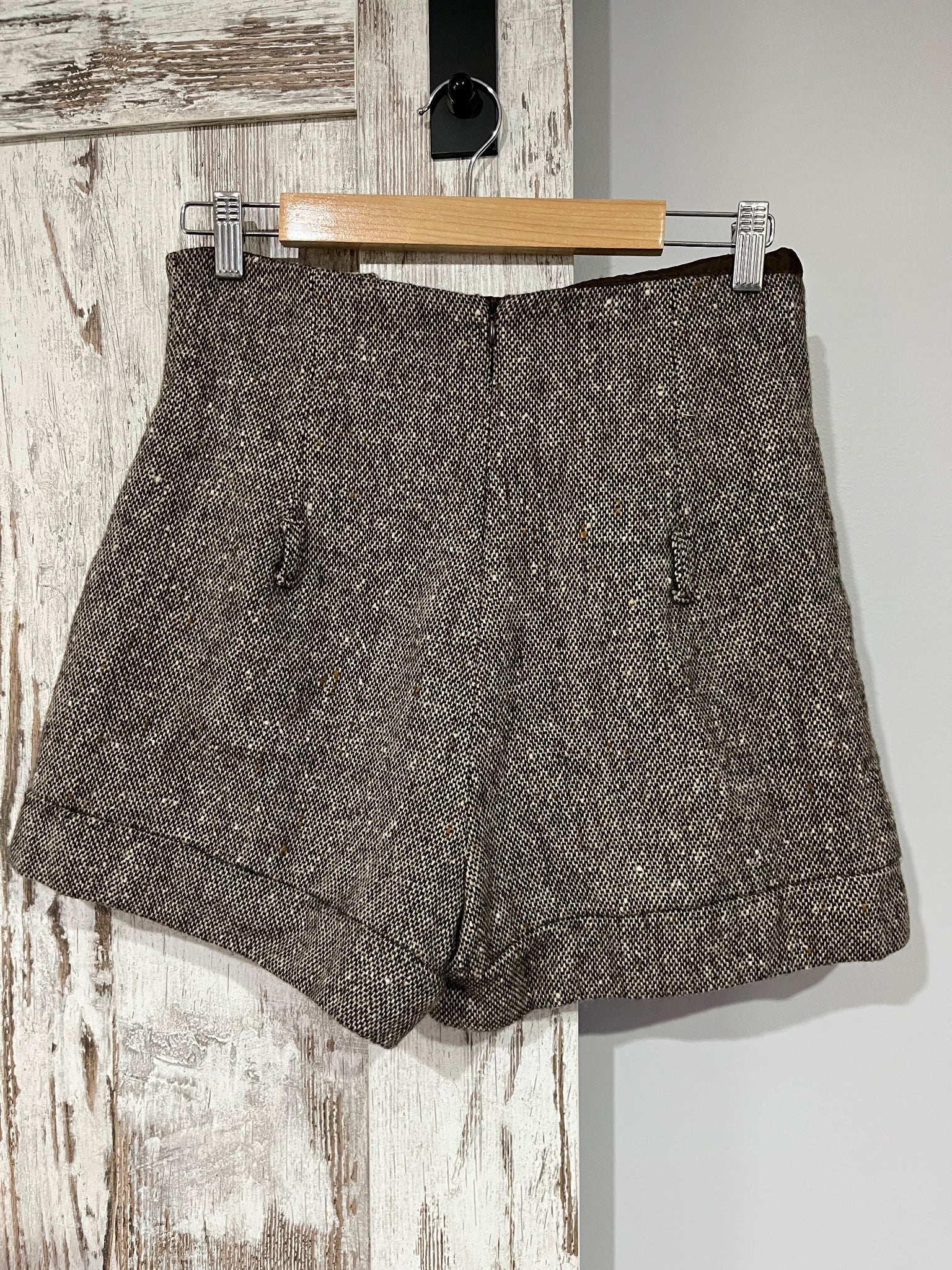 Pinko High-Waisted Tweed Sailor Shorts Brown - Image 4