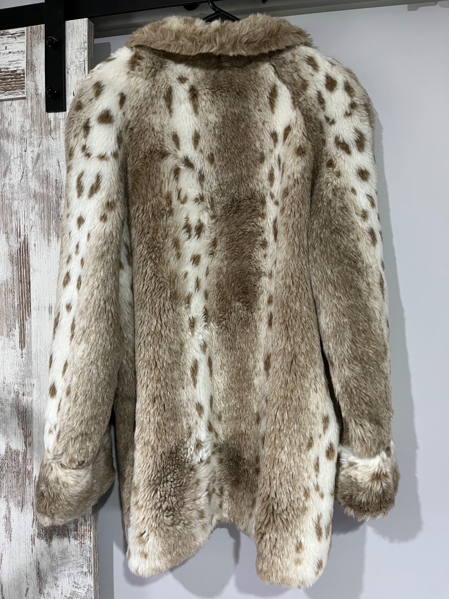 Kaleidoscope Faux Fur Leopard Print Coat Size 18 - Image 4