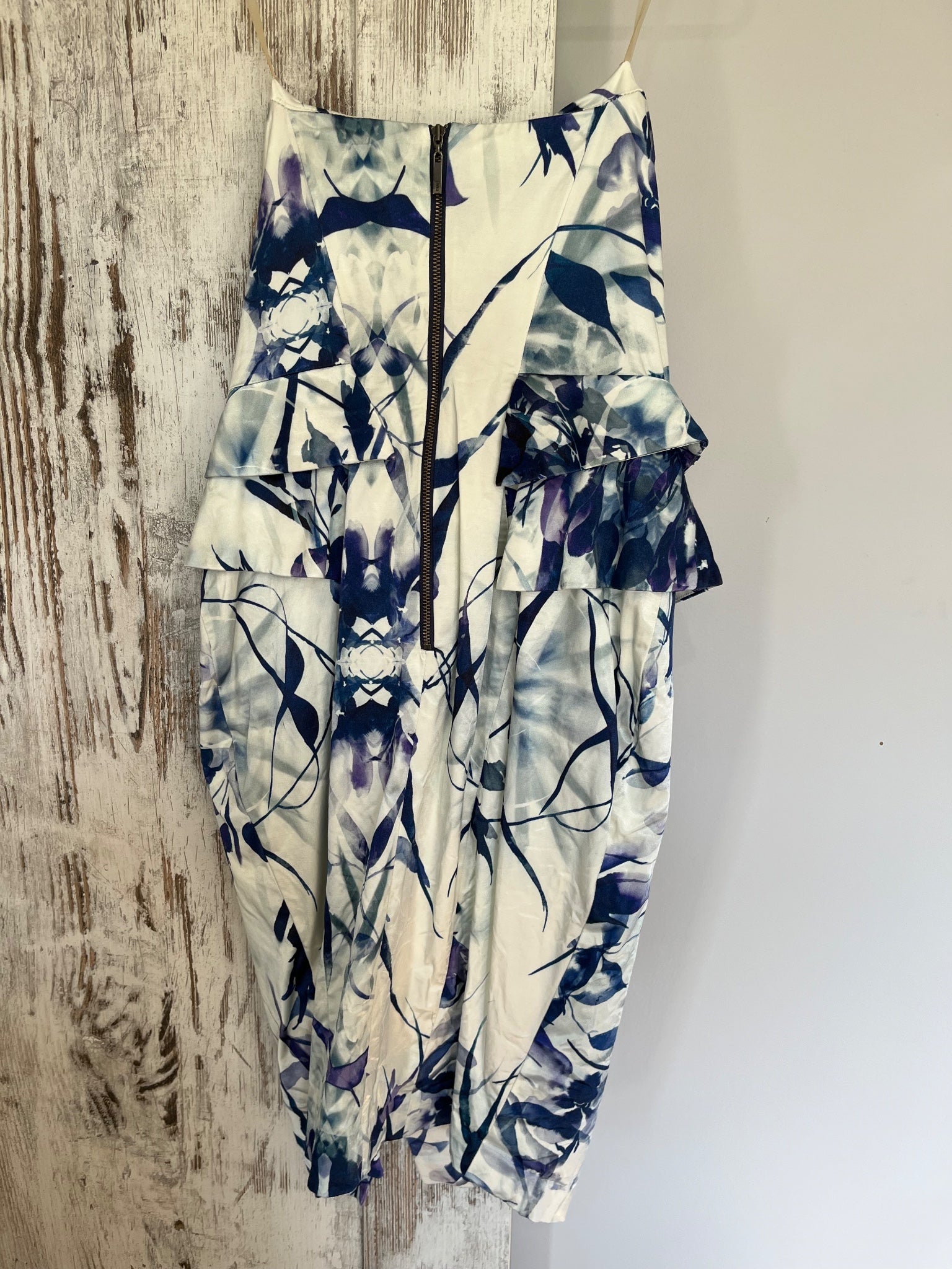 Cue Blue and White Floral Strapless Pencil Dress Size 12 - Image 4