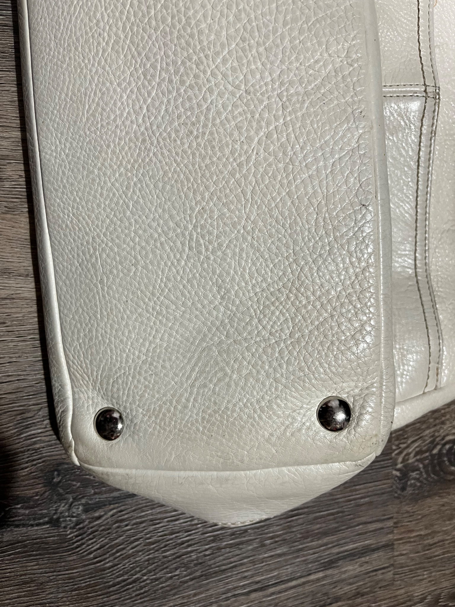 Coach Legacy Pebbled Leather Turnlock Satchel White - Image 4