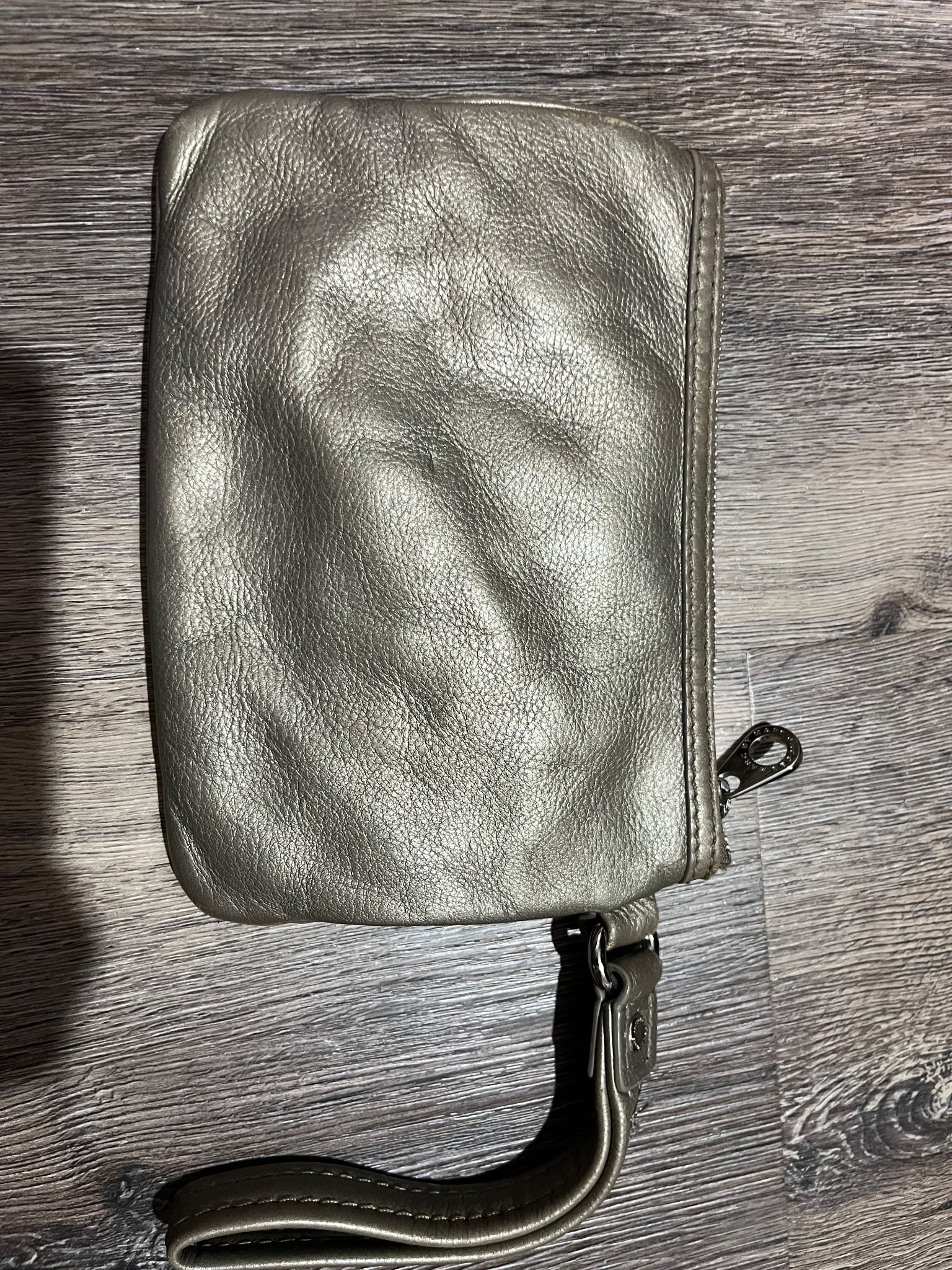 Marc by Marc Jacobs Classic Q Metallic Gold Leather Wristlet - Image 4