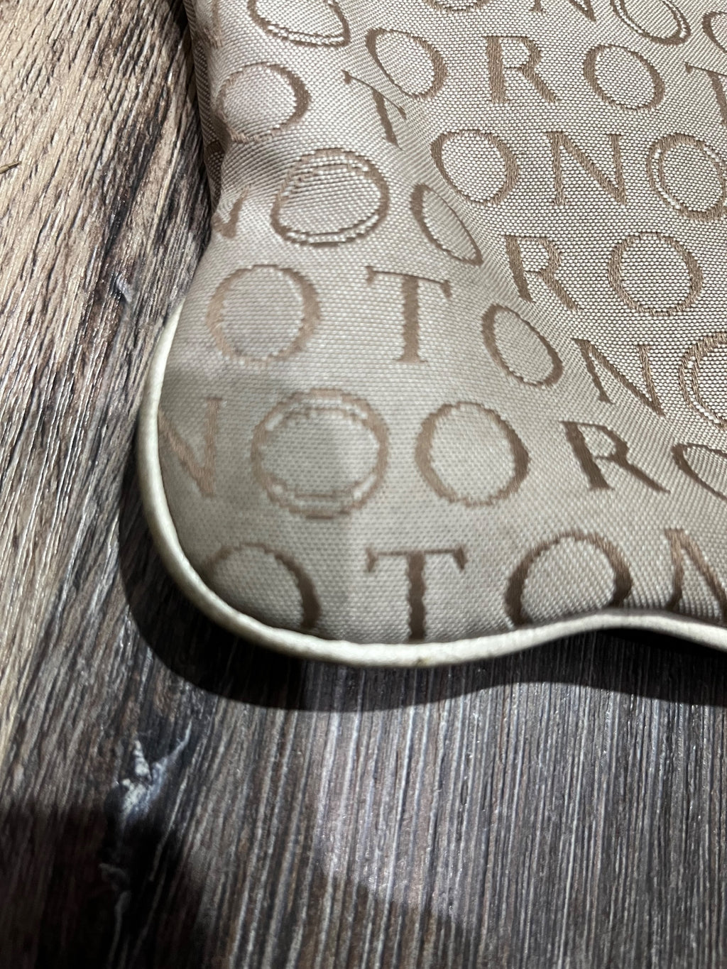 Oroton Monogram Canvas & Leather Crossbody Bag - Image 4