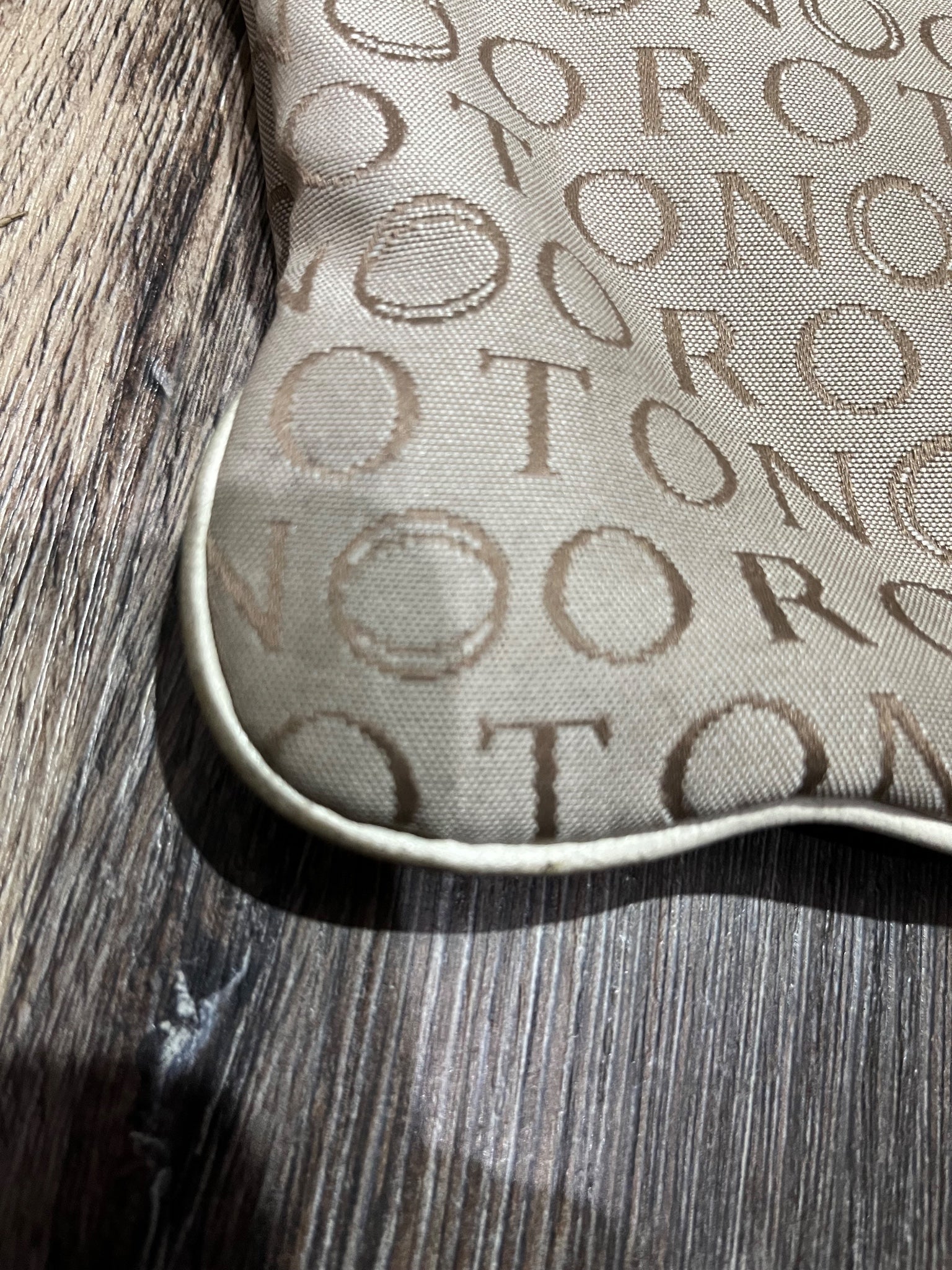 Oroton Monogram Canvas & Leather Crossbody Bag - Image 4