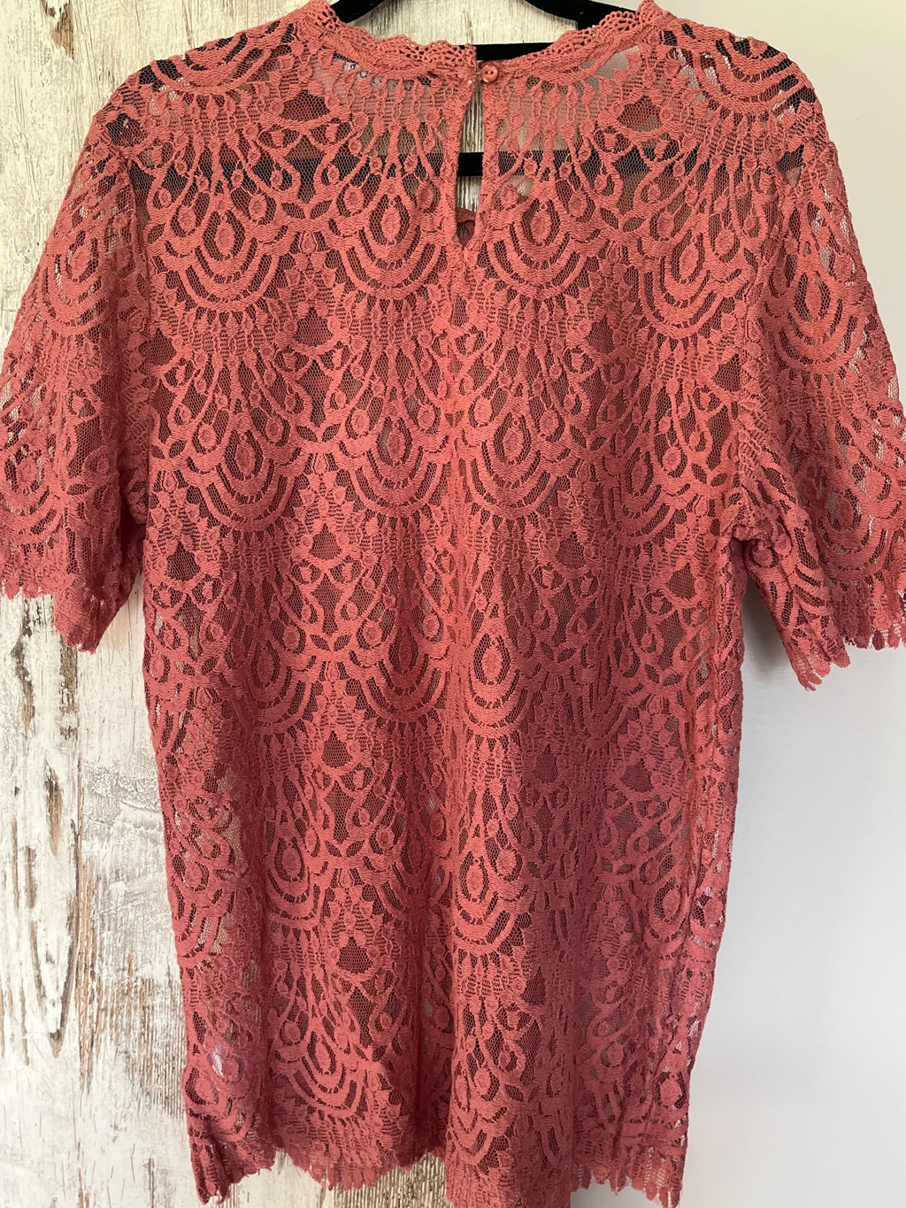 DECJUBA Dusty Rose Lace Short Sleeve Blouse Size L - Image 4