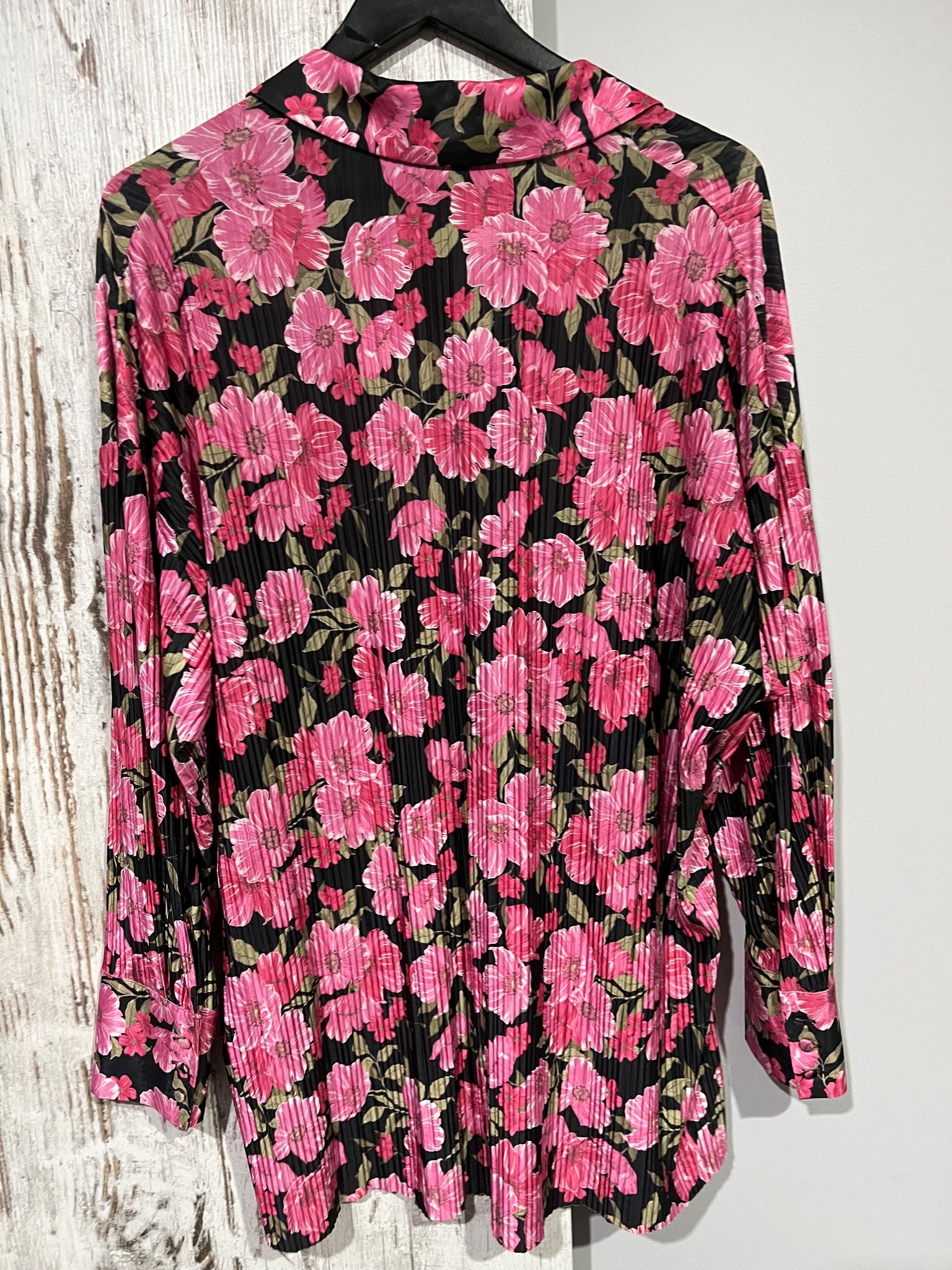 Decjuba Pleated Floral Button-Down Blouse Size L - Image 4
