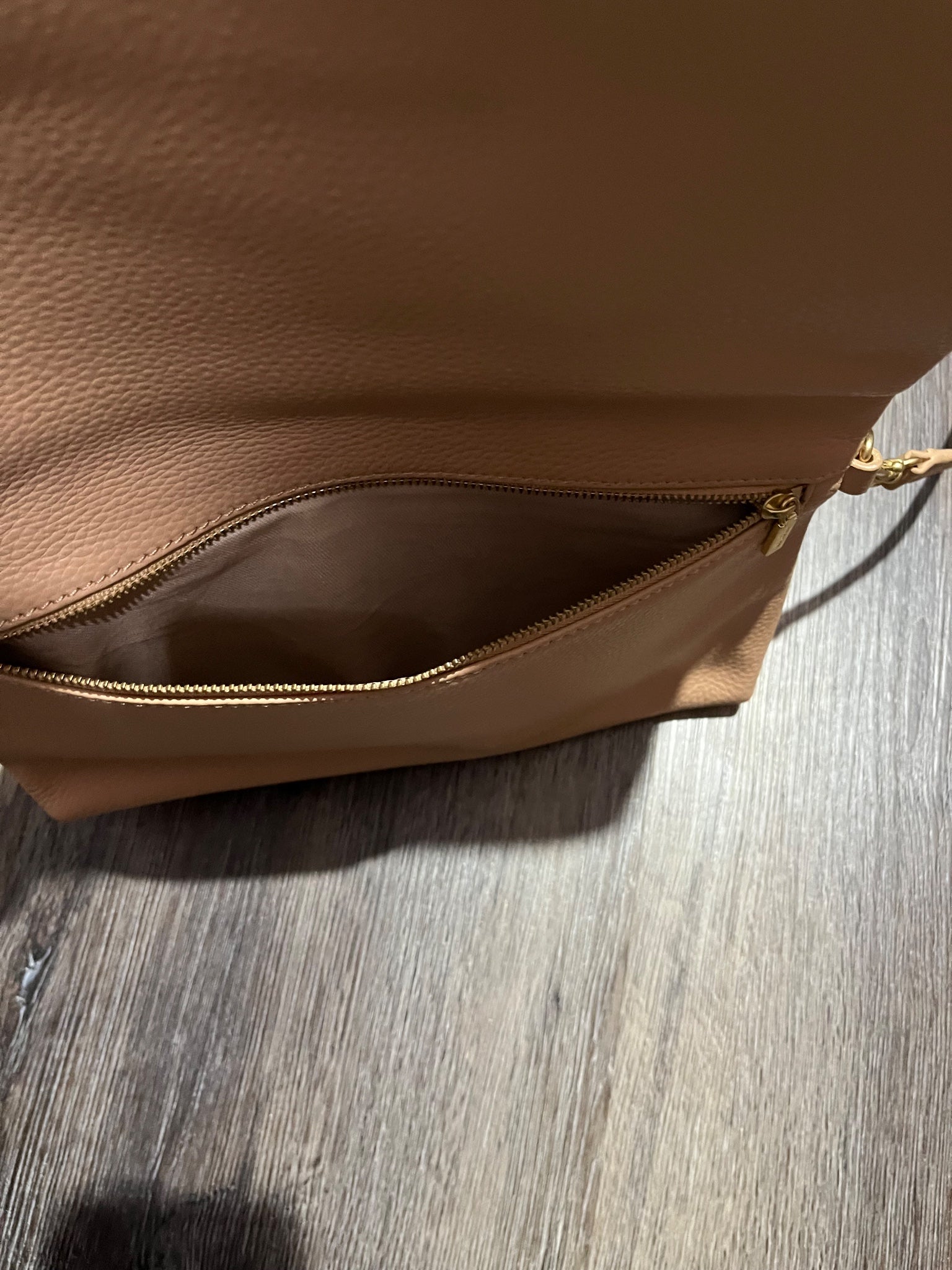 Oroton Pebbled Leather Crossbody Bag Beige - Image 4