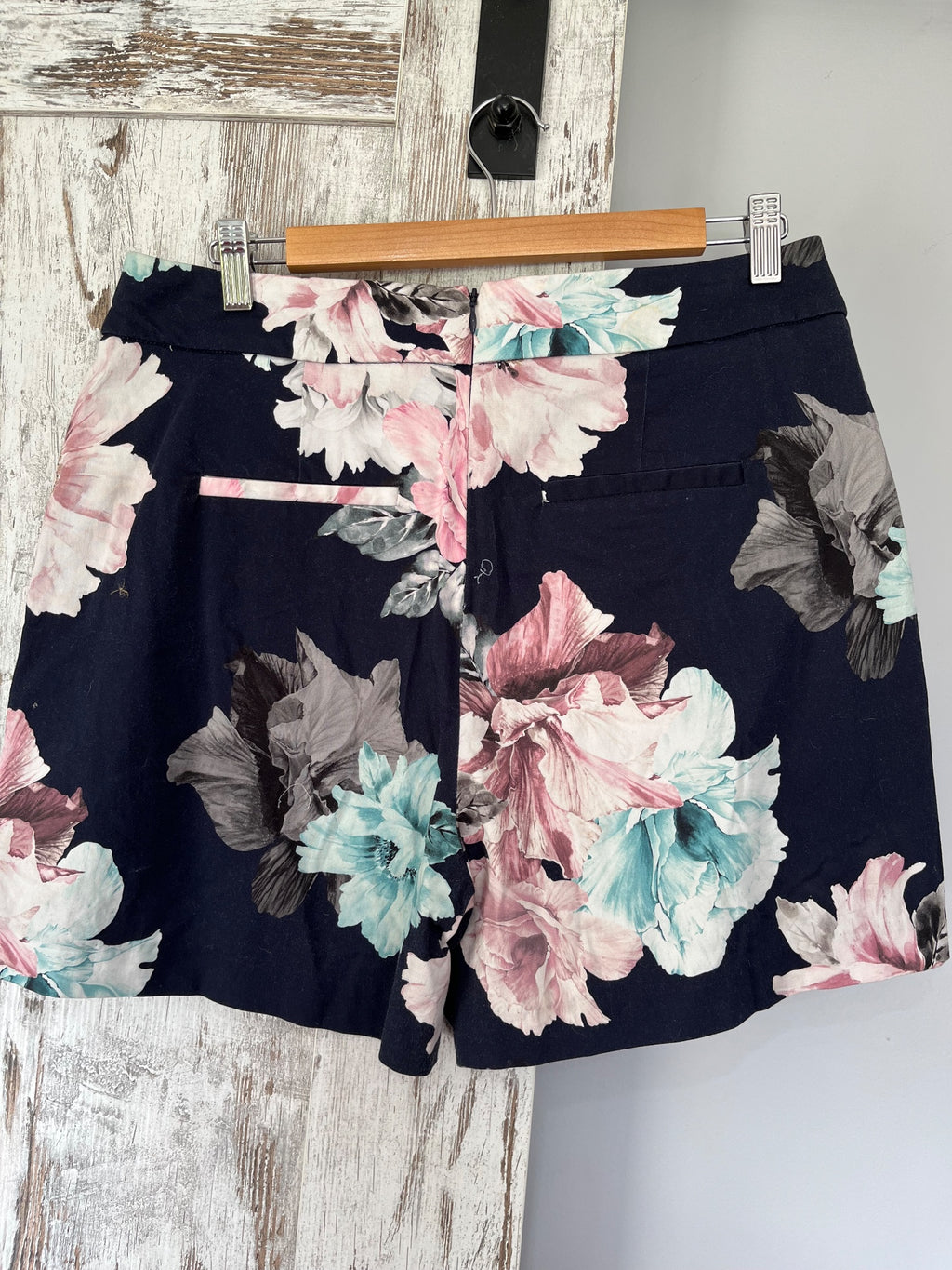 Portmans Navy Floral High-Waisted Shorts with Decorative Buttons Size 14 - Image 4