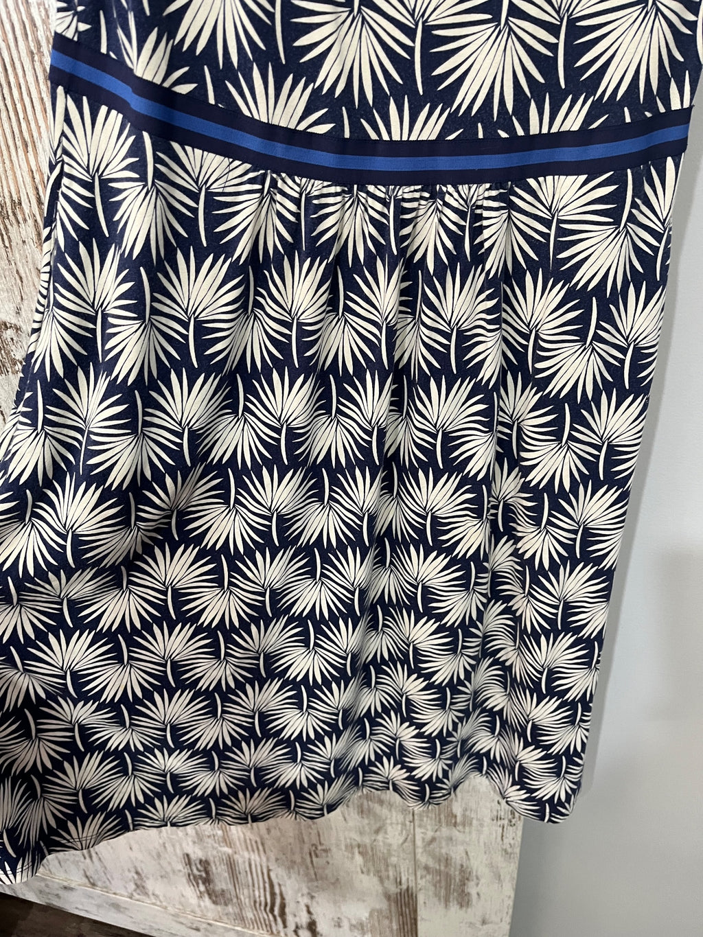 Boden Navy & White Palm Leaf Print Sleeveless Jersey Dress - Image 4