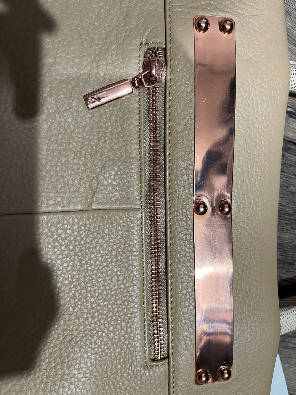 Ginger & Smart Textured Leather Tote Bag With Rose Gold Hardware - Image 5