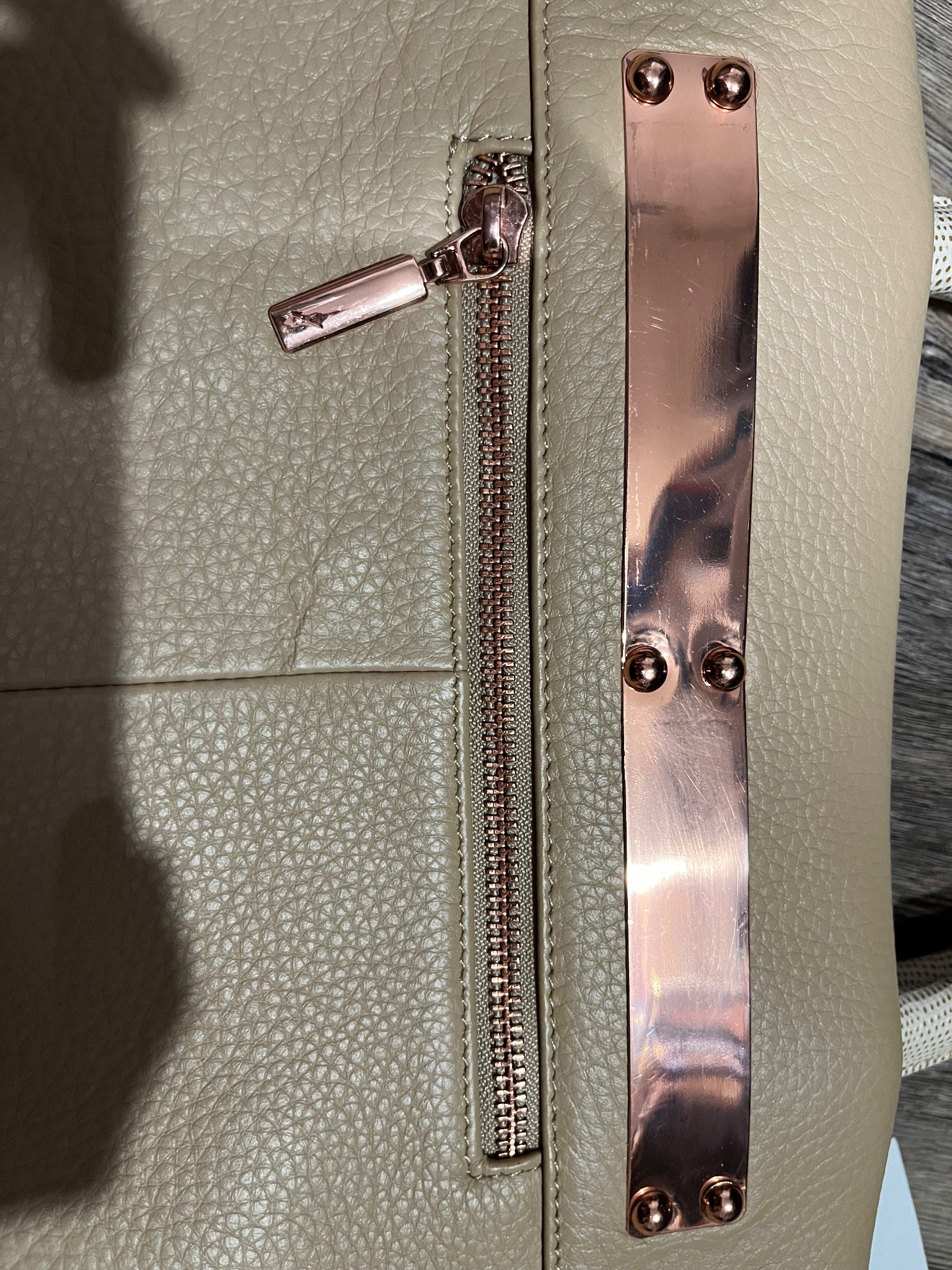 Ginger & Smart Textured Leather Tote Bag With Rose Gold Hardware - Image 5