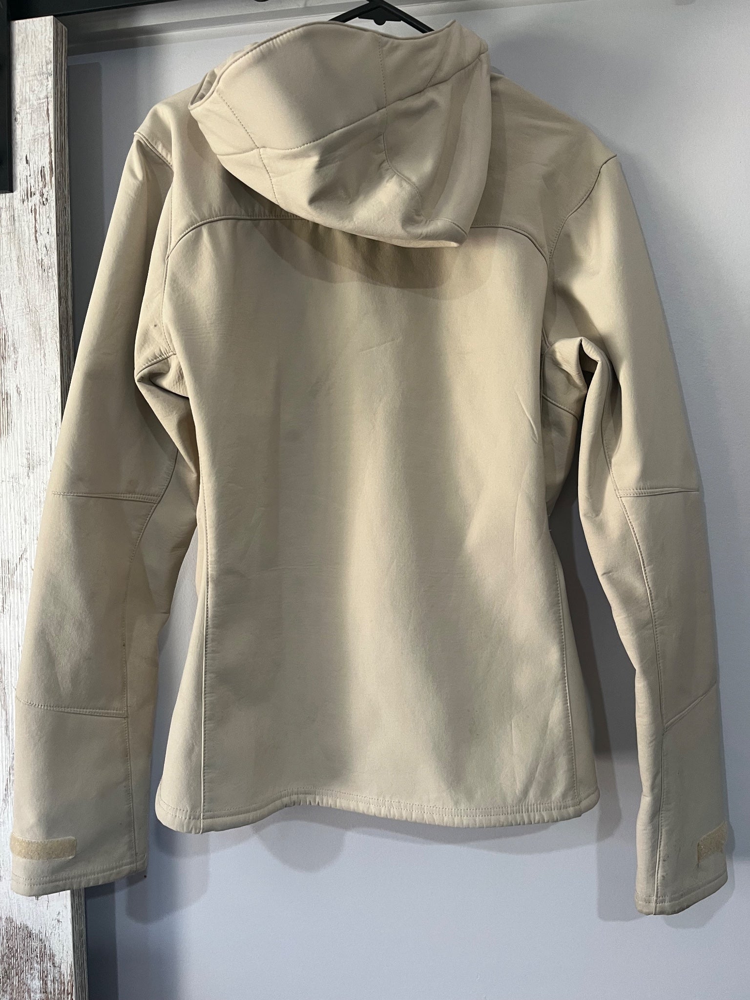 Macpac Women's Softshell Hooded Jacket Beige Size 14 - Image 5