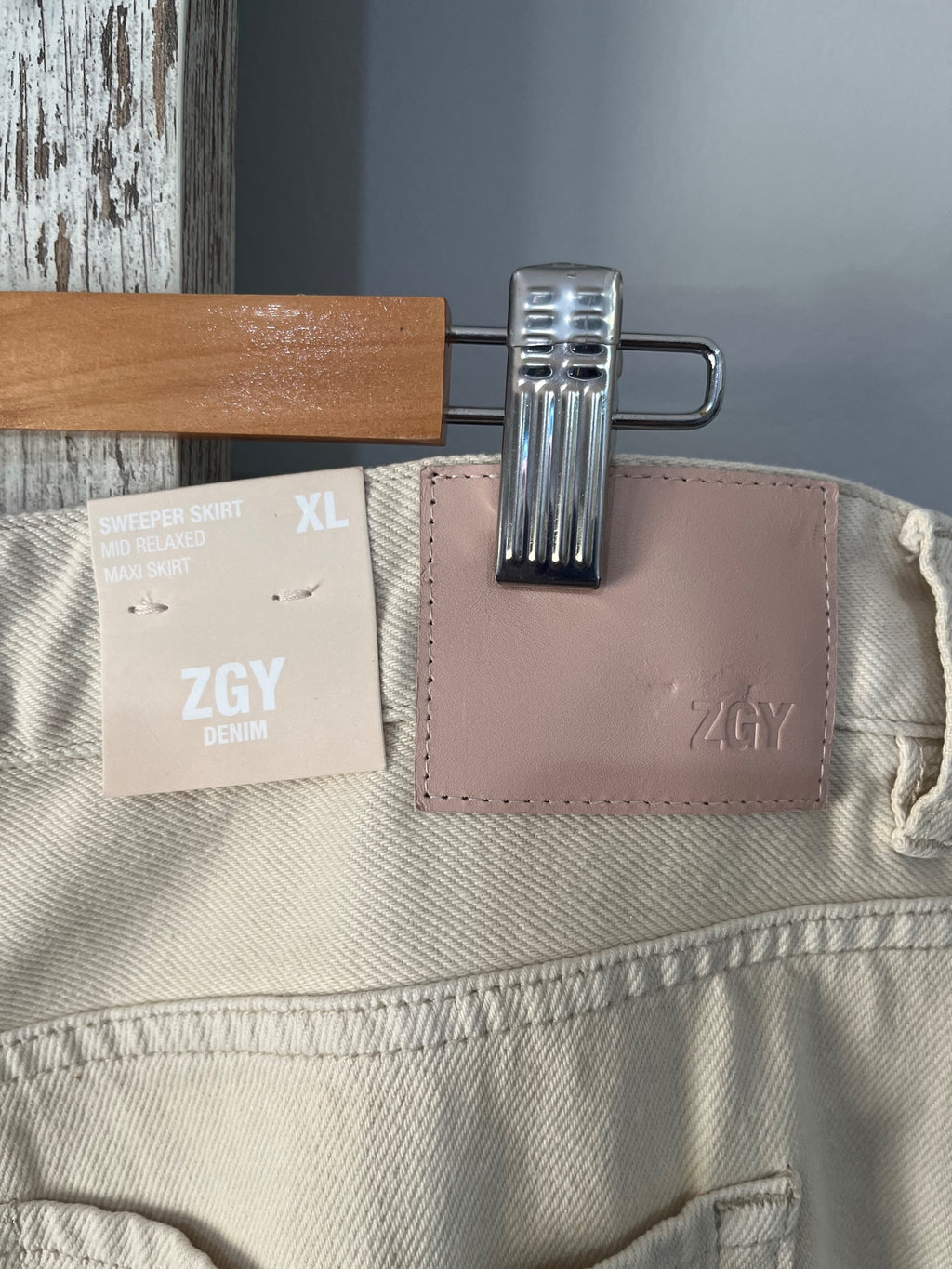 ZGY Denim Hi Mum Raw Hem Denim Maxi Skirt Moonstone XL - Image 5