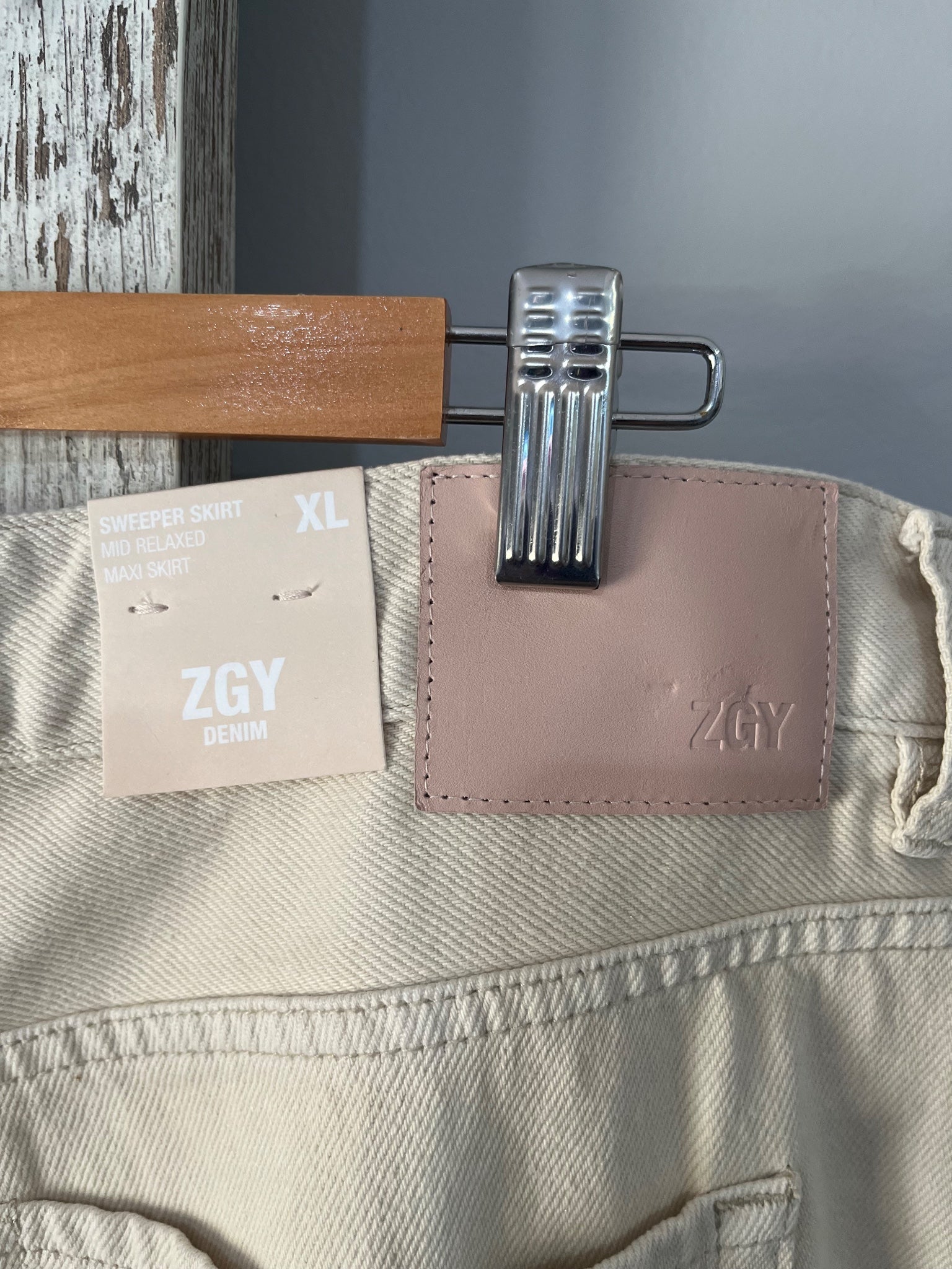 ZGY Denim Hi Mum Raw Hem Denim Maxi Skirt Moonstone XL - Image 5