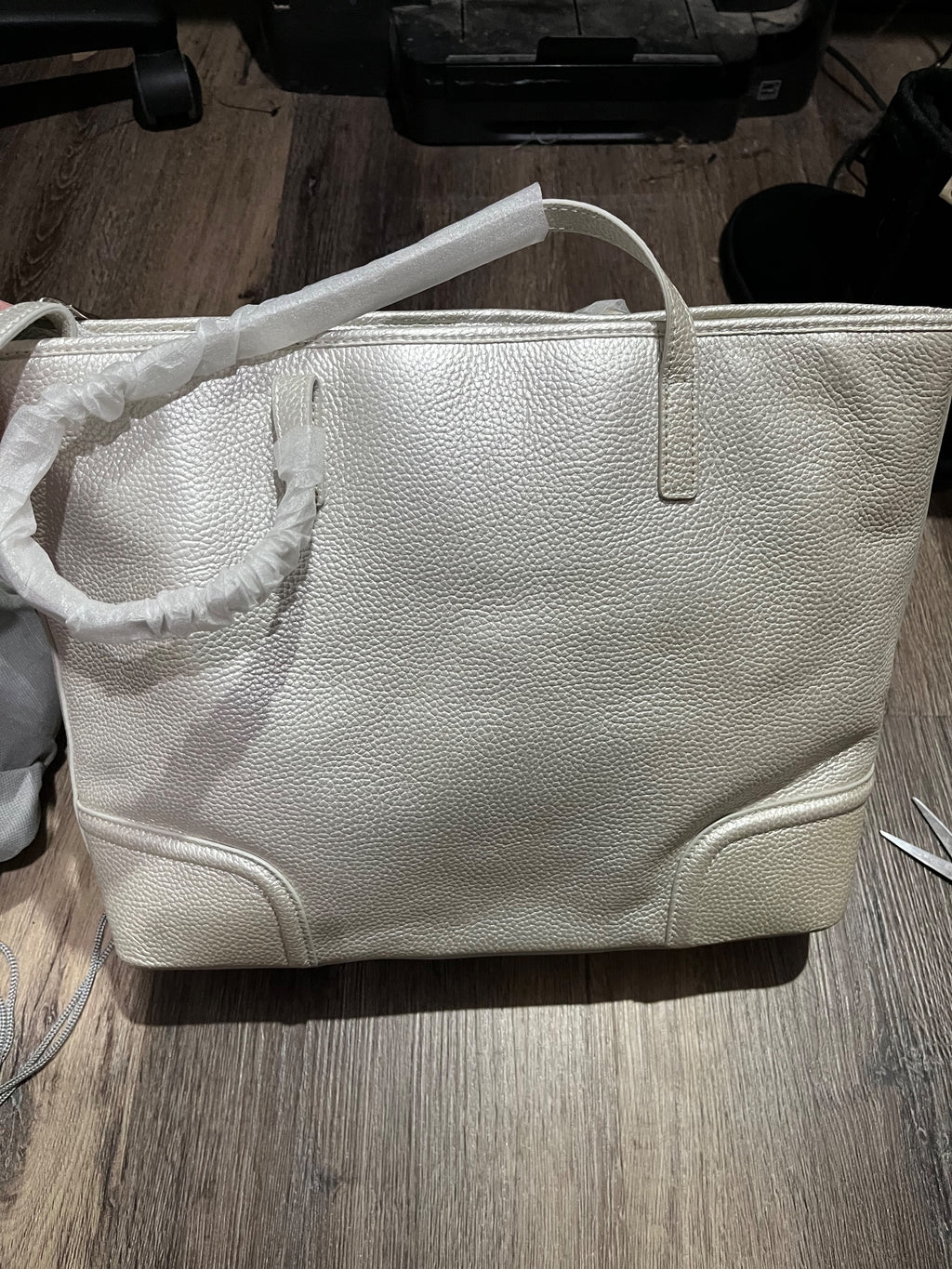 Oroton Melanie Pebble Tote Bag Pale Silver - Image 5