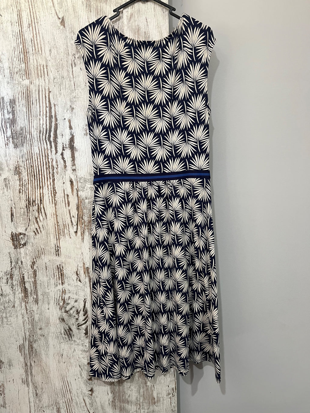 Boden Navy & White Palm Leaf Print Sleeveless Jersey Dress - Image 5