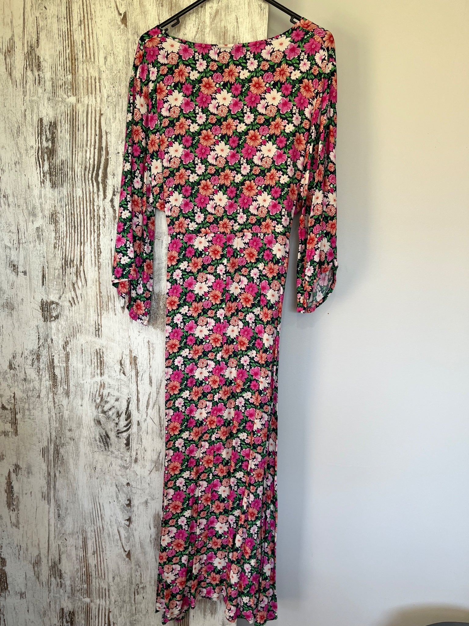 Bee Maddison Floral V-Neck Midi Dress - Image 5