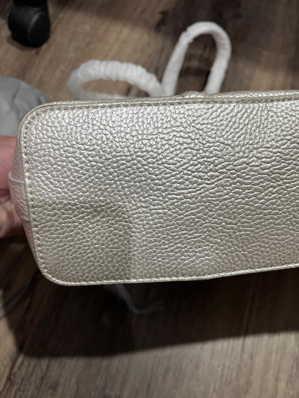 Oroton Melanie Pebble Tote Bag Pale Silver - Image 6