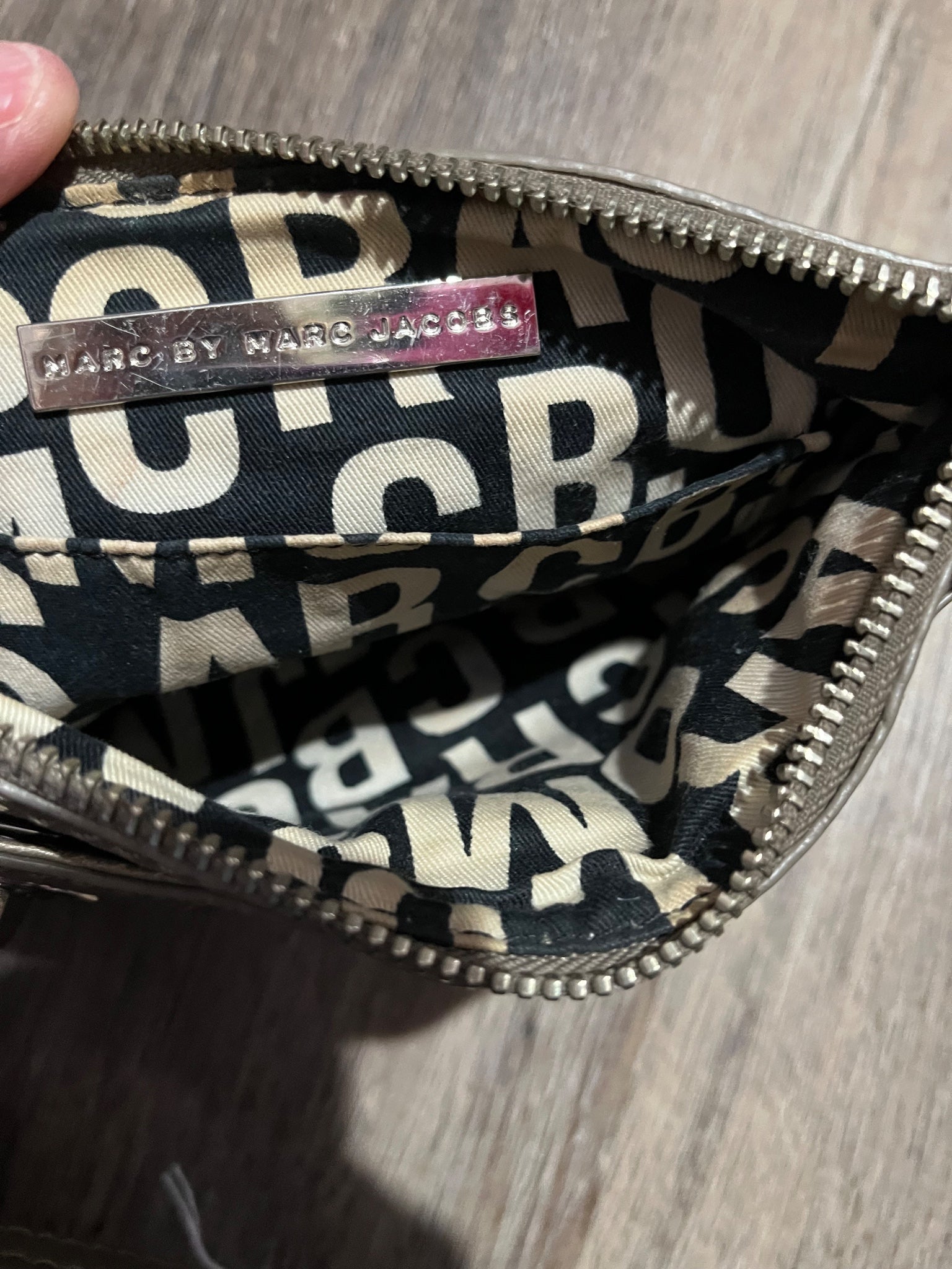 Marc by Marc Jacobs Classic Q Metallic Gold Leather Wristlet - Image 7