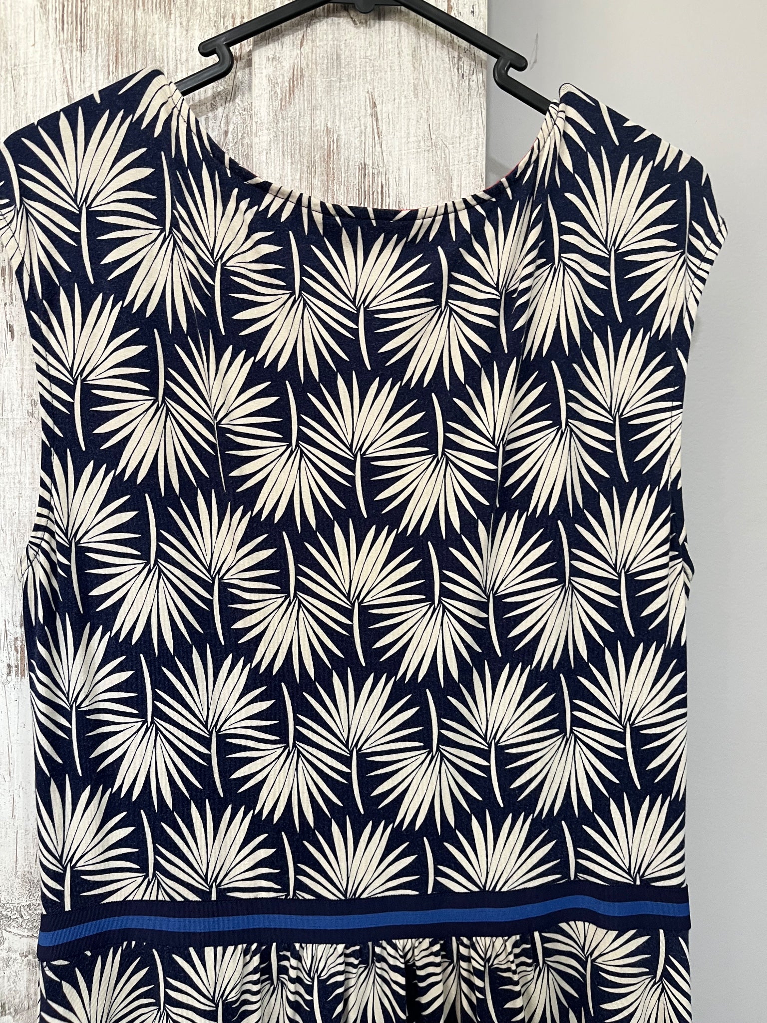 Boden Navy & White Palm Leaf Print Sleeveless Jersey Dress - Image 7