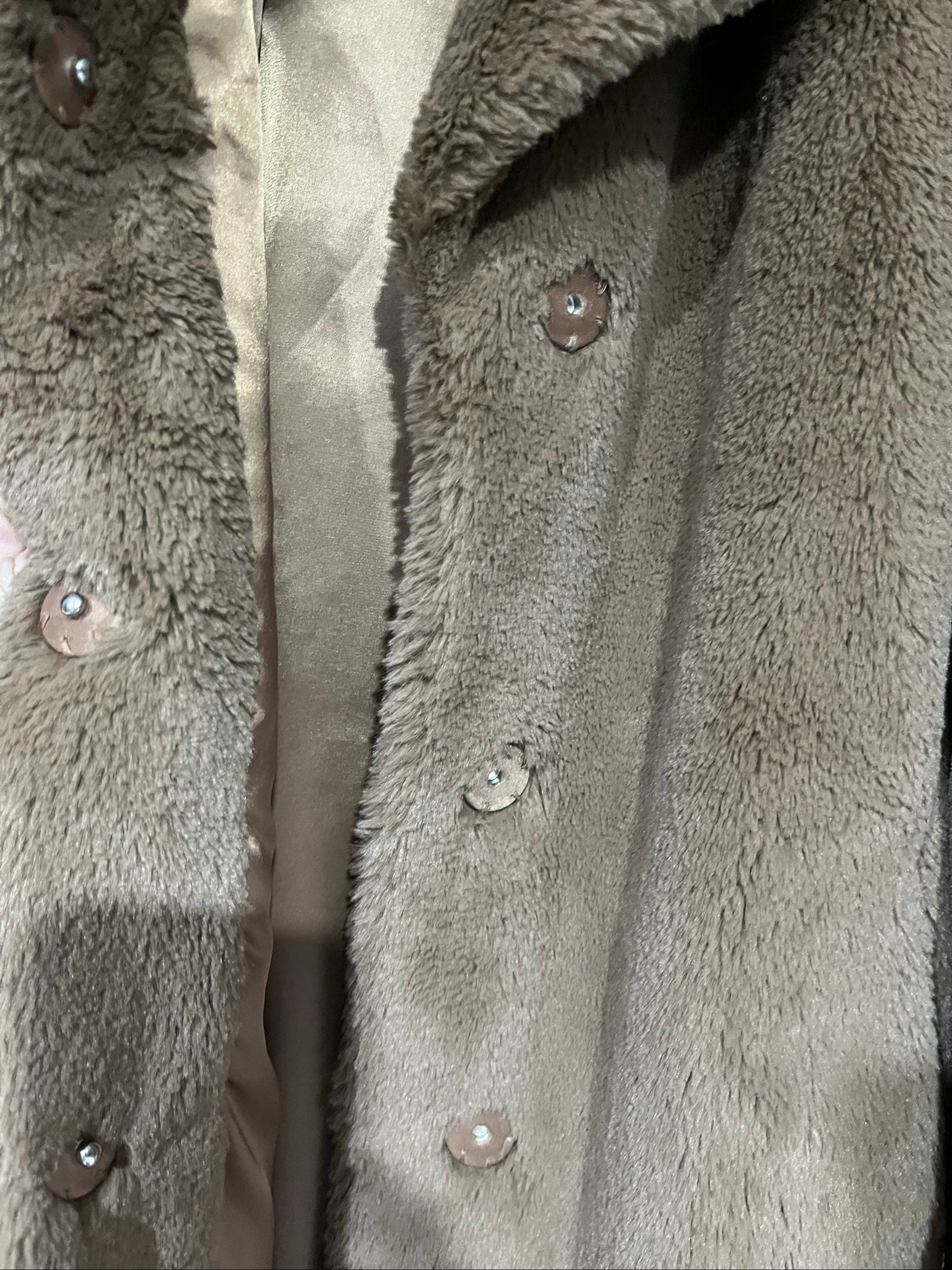 Stand Studio brown faux fur coat oversized fit with button closure and wide lapels.