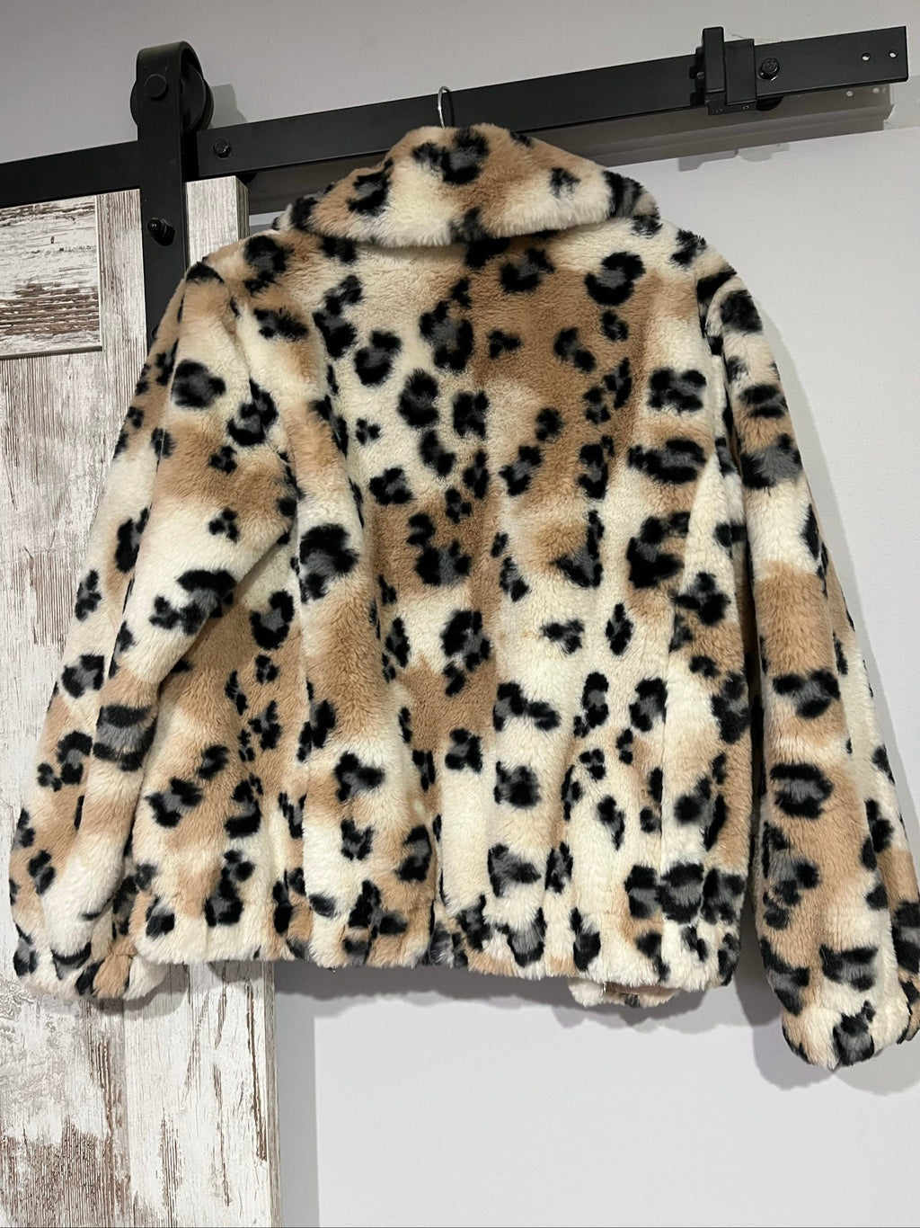 Rebecca Taylor beige leopard print faux fur jacket with classic collar and elasticated cuffs.