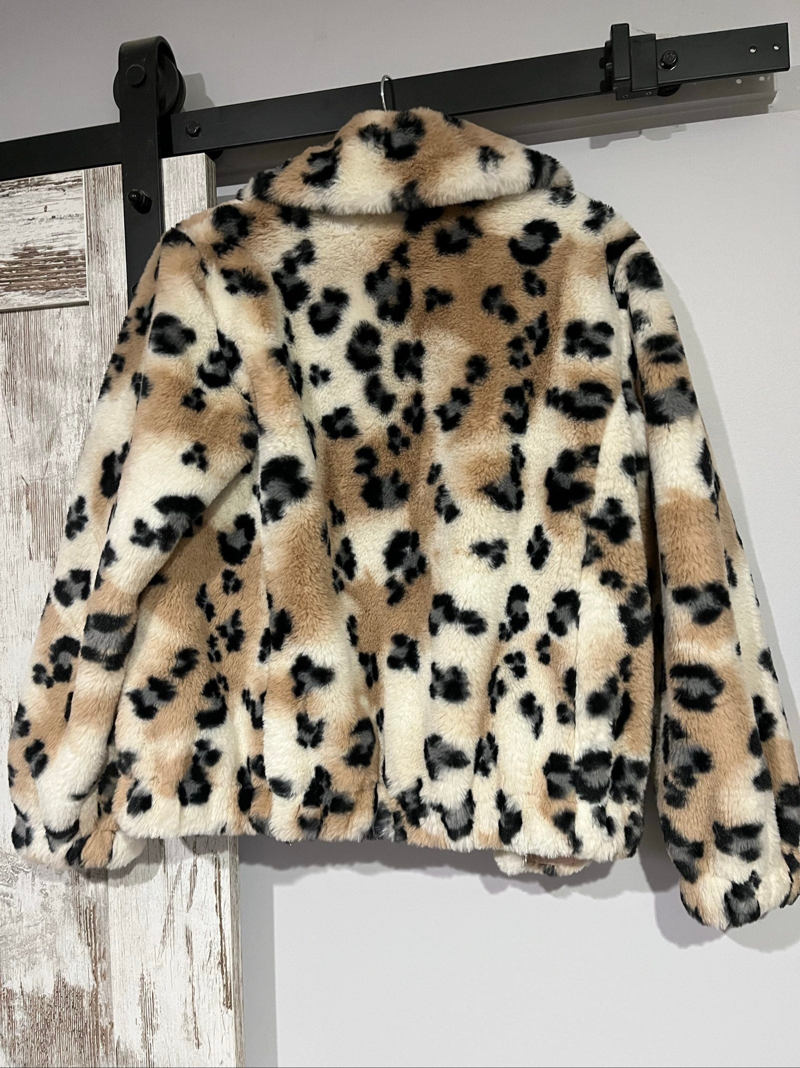 Rebecca Taylor beige leopard print faux fur jacket with classic collar and elasticated cuffs.