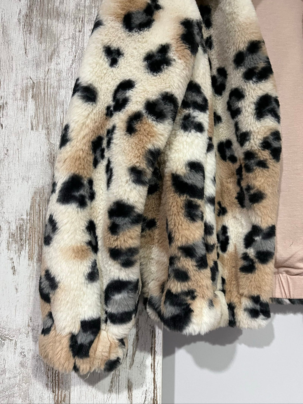 Rebecca Taylor beige leopard print faux fur jacket with classic collar and elasticated cuffs.