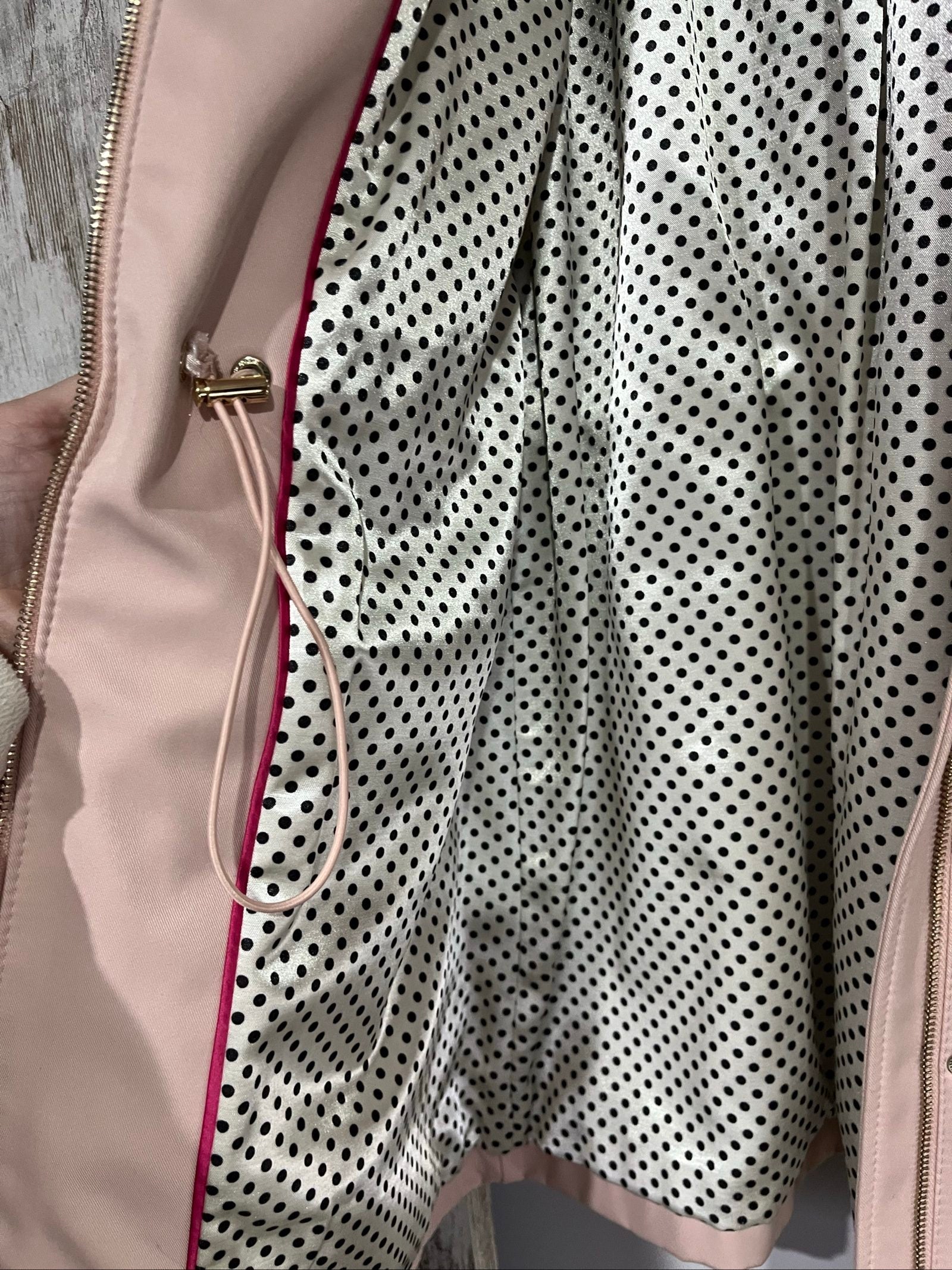kate spade beige hooded coat scalloped pockets polka dot lining adjustable gold-tone hardware