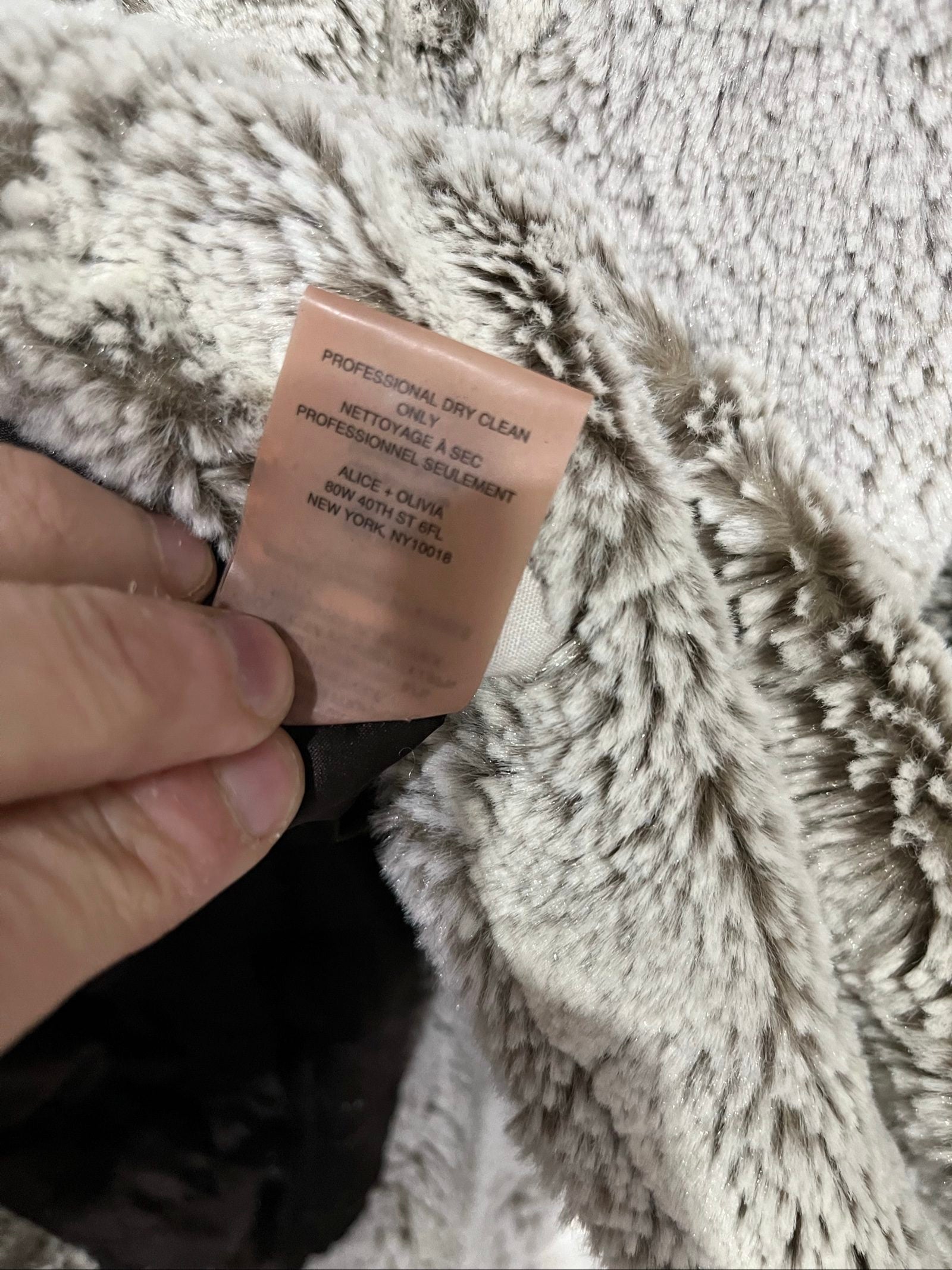 alice + olivia beige faux fur sleeveless vest with quilted black lining and side pockets