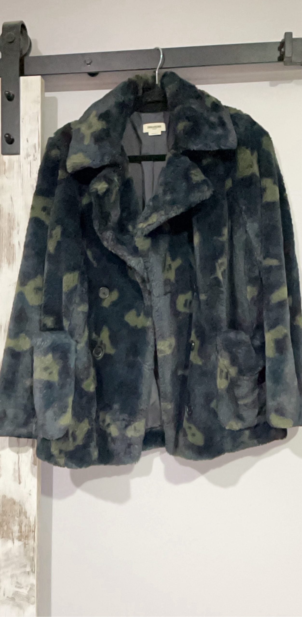Zadig & Voltaire black and green faux fur coat, double-breasted with camouflage pattern.