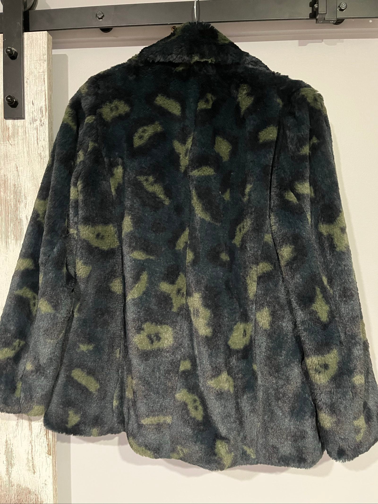 Zadig & Voltaire black and green faux fur coat, double-breasted with camouflage pattern.